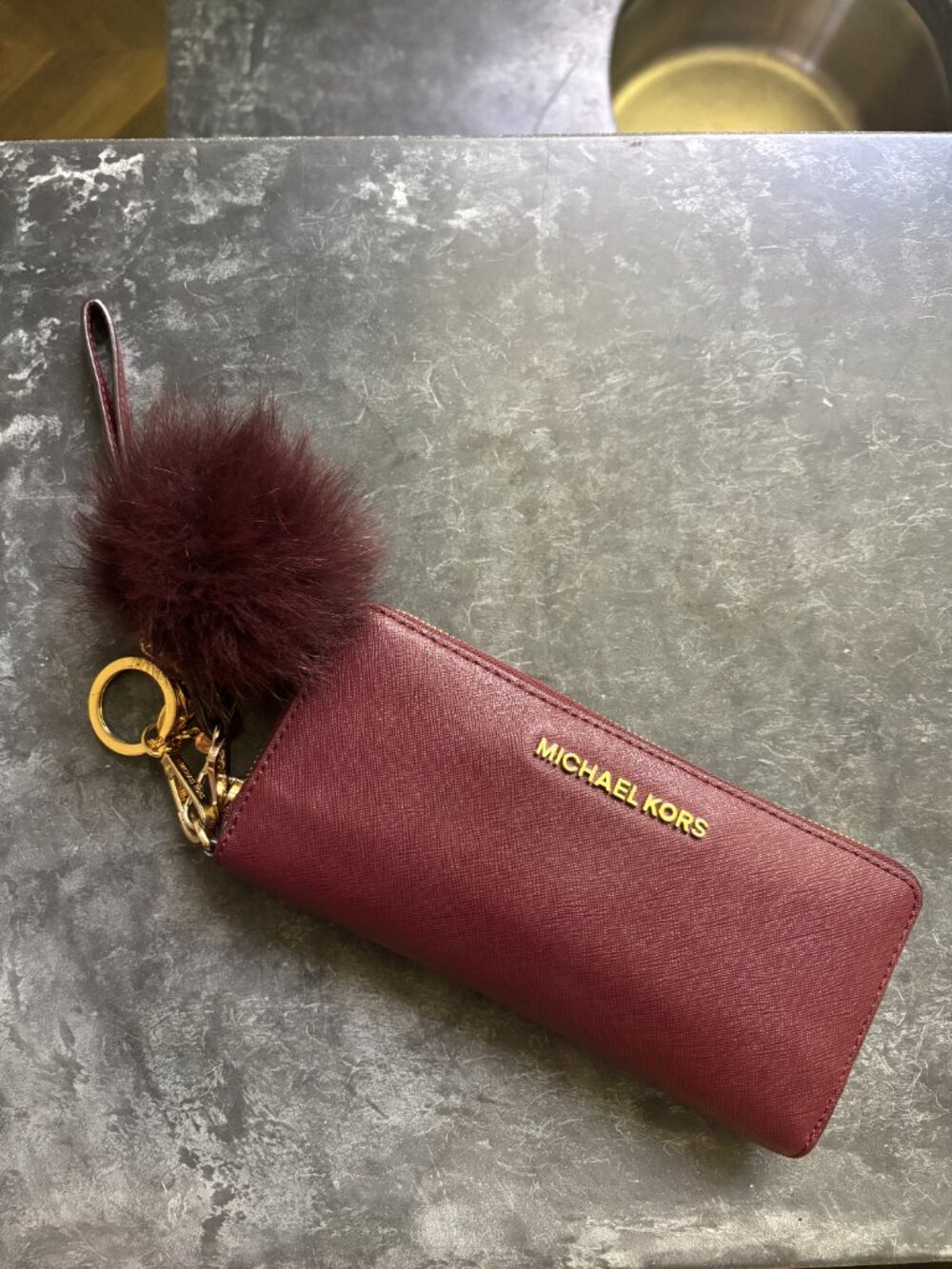 Michael Kors Jet Set Large Travel Continental Wallet with matching Puff ball